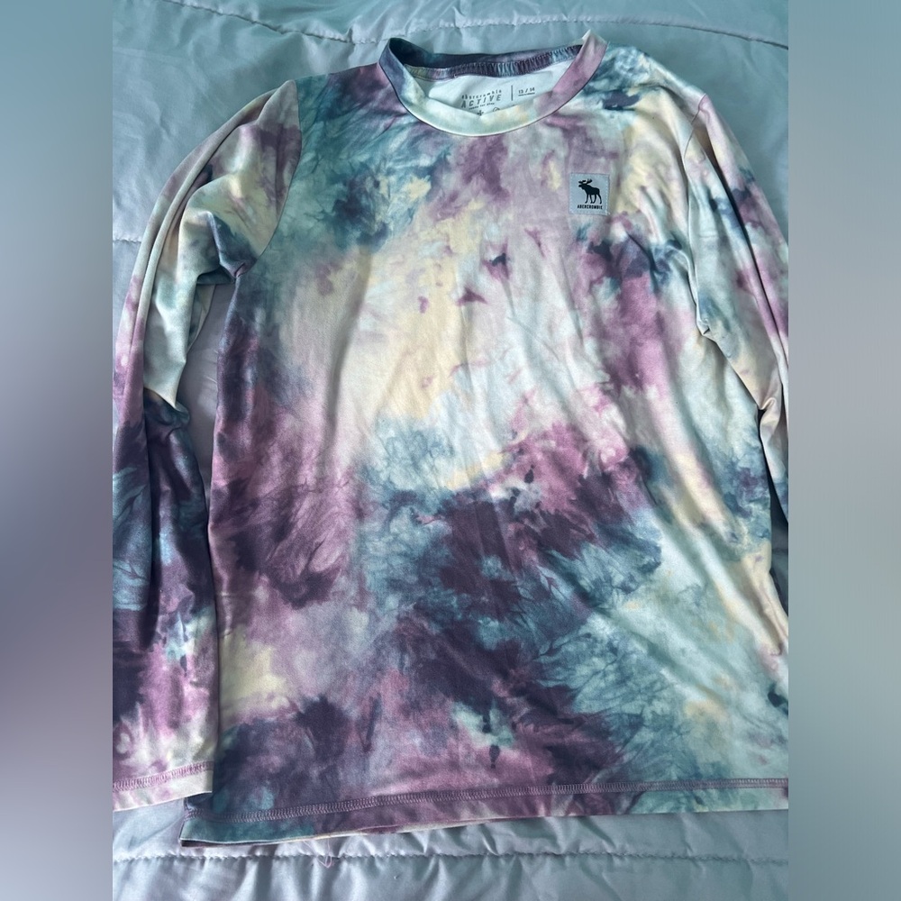 Abercrombie kids long sleeve in great condition only wore a few times